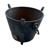 Cast iron pot