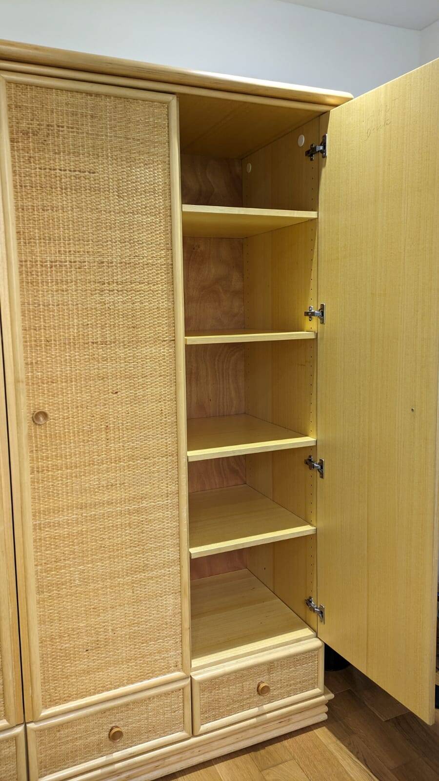 3 door wardrobe