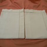 Paire de taies d'oreiller anciennes  jours échelle. Monogramme WB.