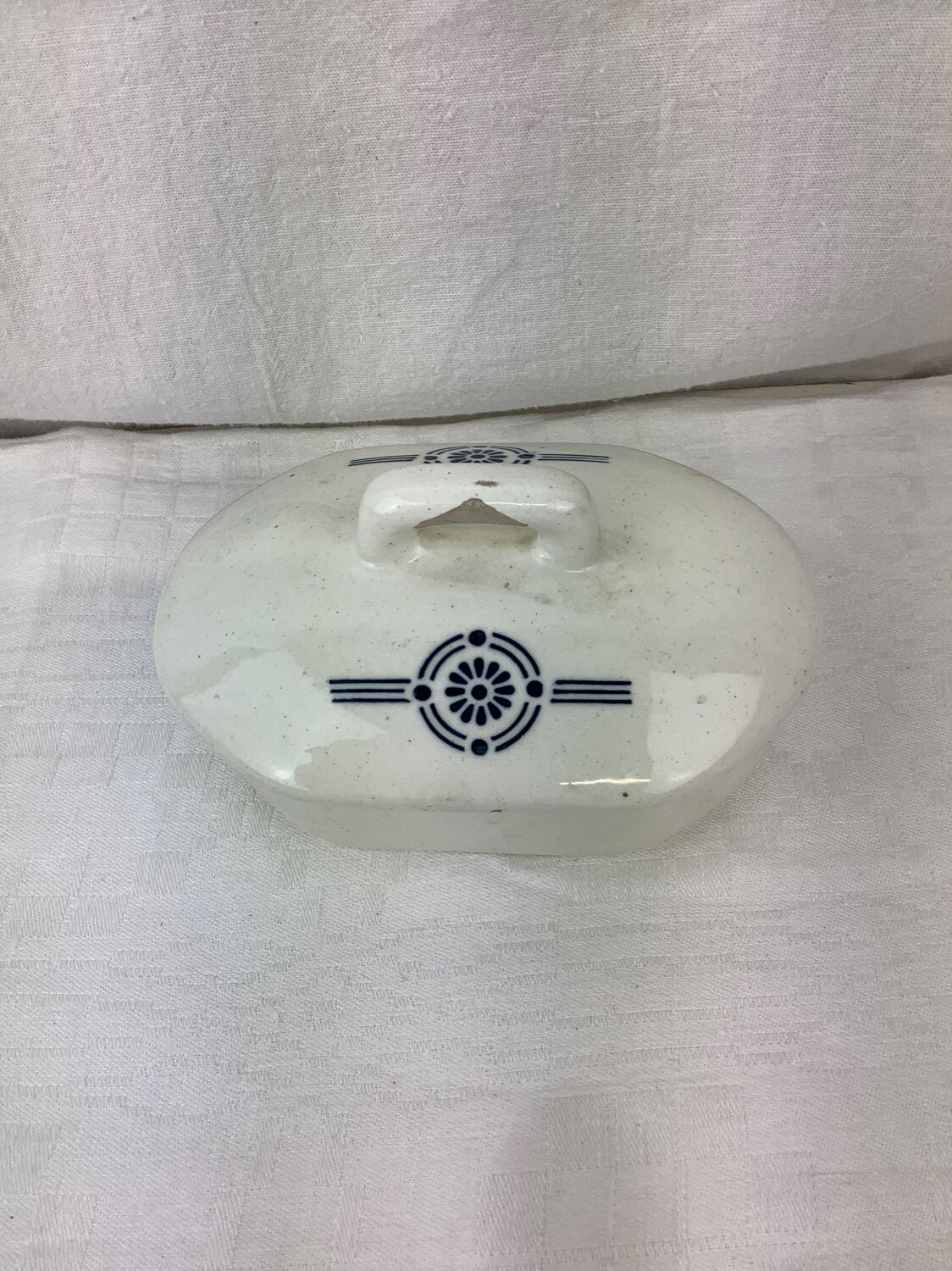 Anti-artisanal soap holder