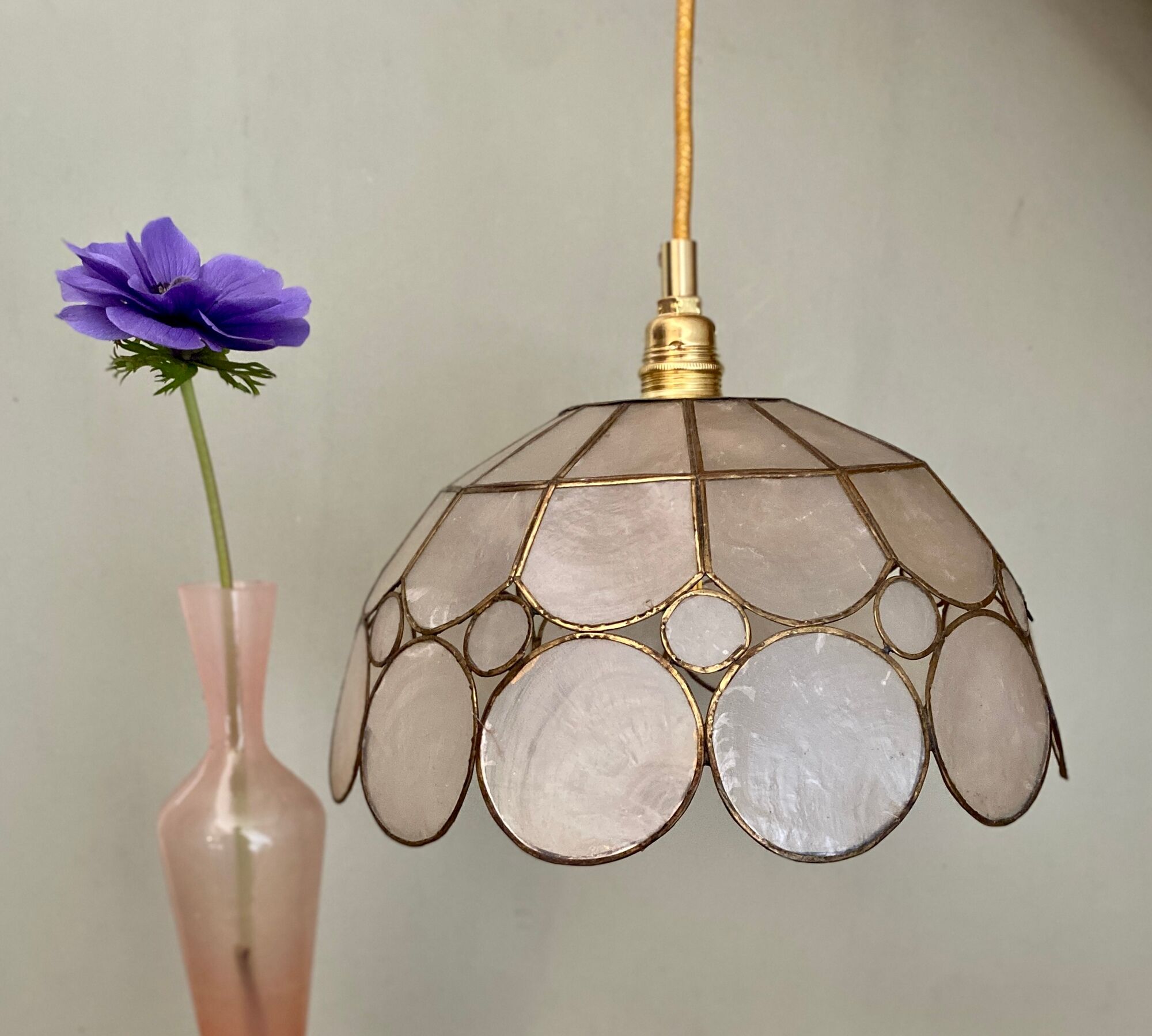 Suspension abat-jour vintage en nacre et laiton