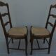 2 chaises de style  en bois massif à dossier haut et assises en pailles
