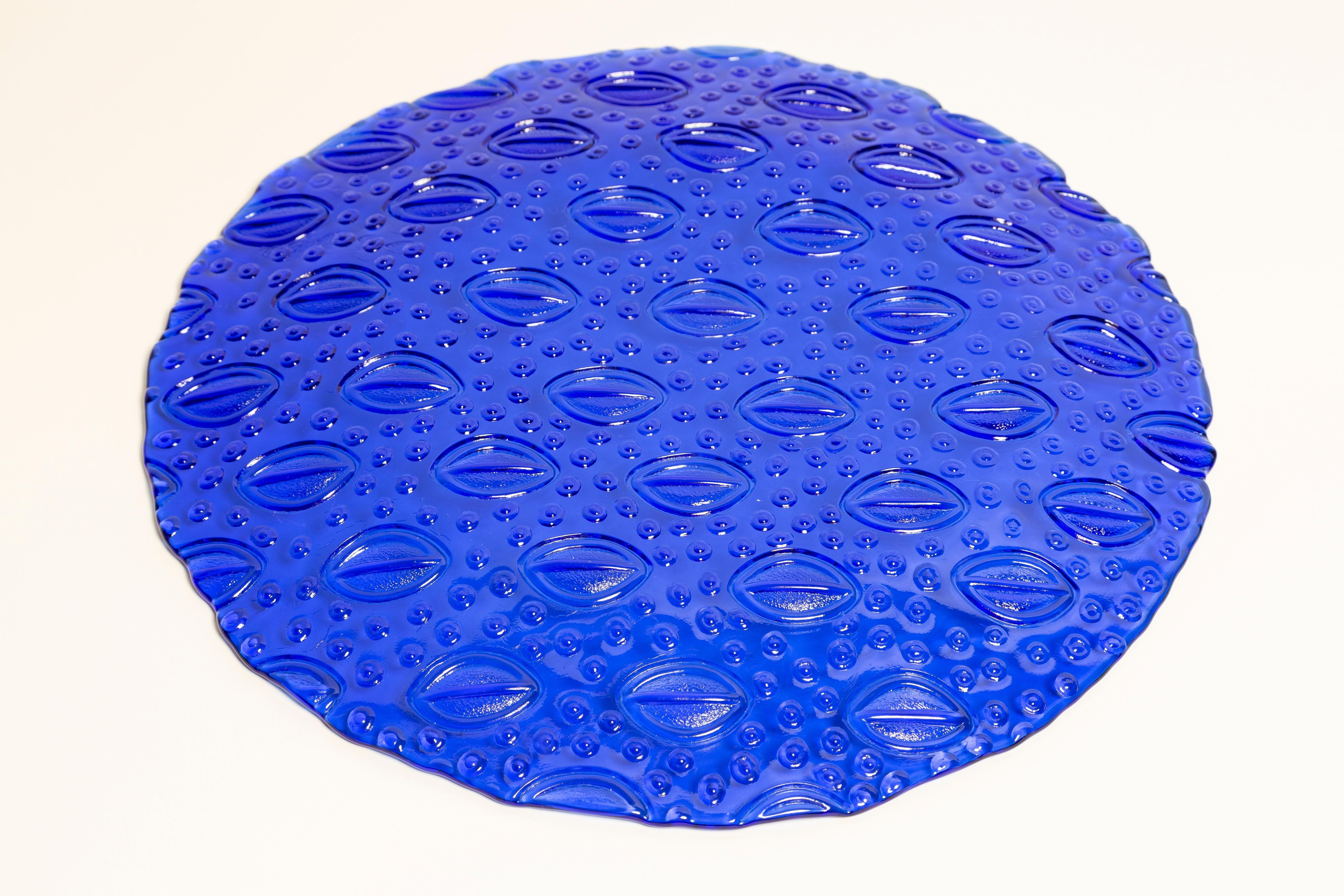 Vintage dark blue decorative plate in glass, Italy, 1960s.