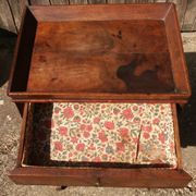 Tabletop storage tray