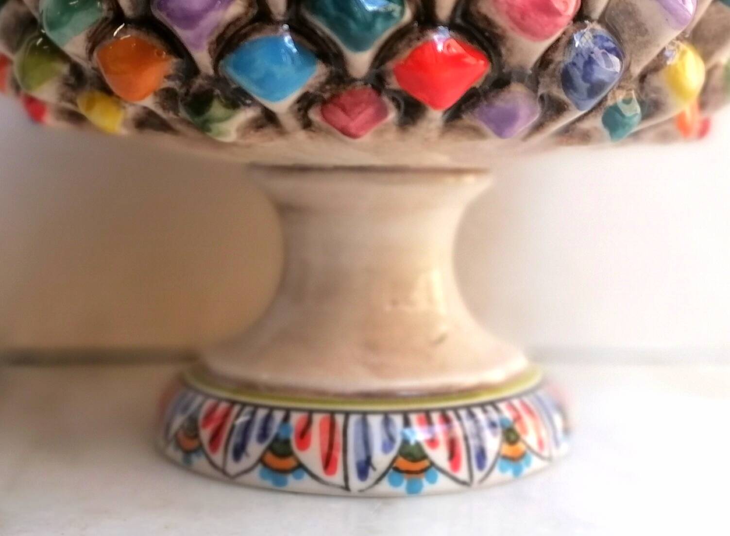 vaso a forma di pigna siciliana