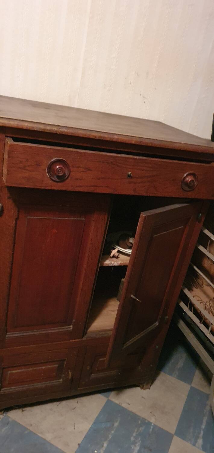 Low solid wood buffet