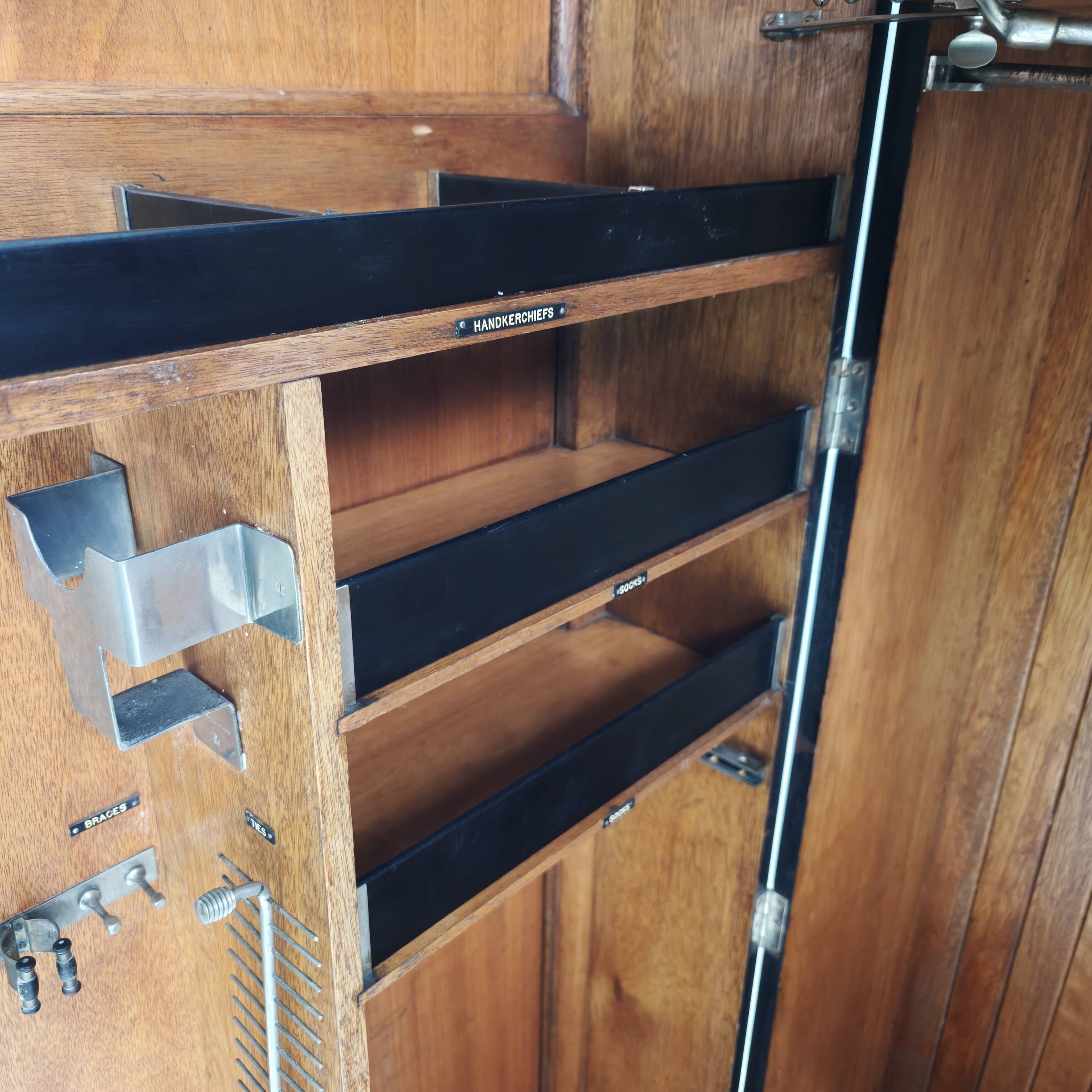 Art Deco Compacton Gentleman’s Wardrobe – 1920