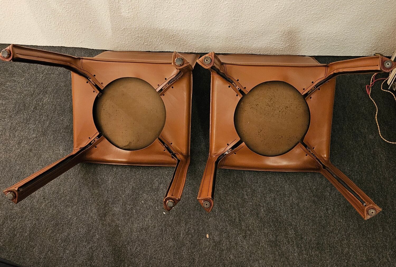 Bellini style brown leather zipped chair, Italian design