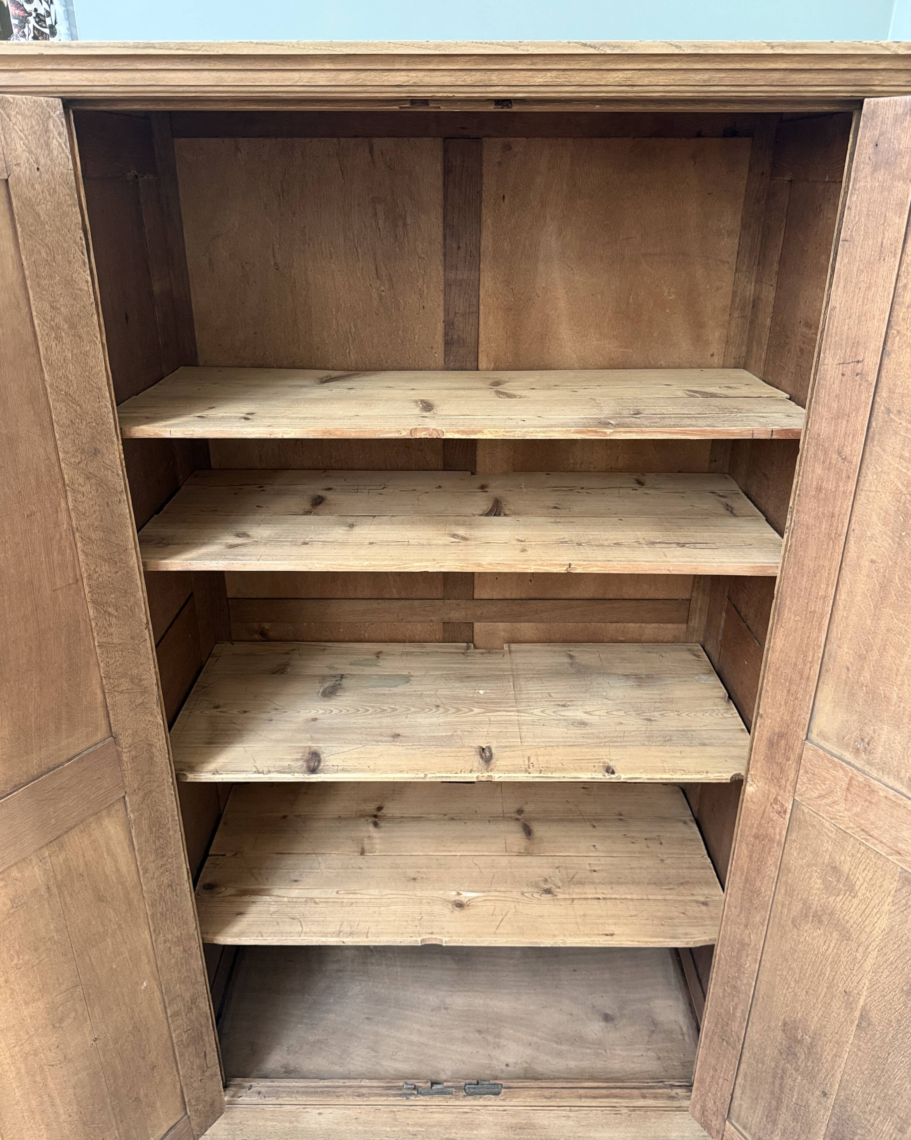 Parisian oak wardrobe (renovated)