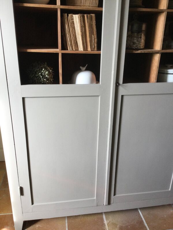 Armoire parisienne vitrée ancienne à compartiments