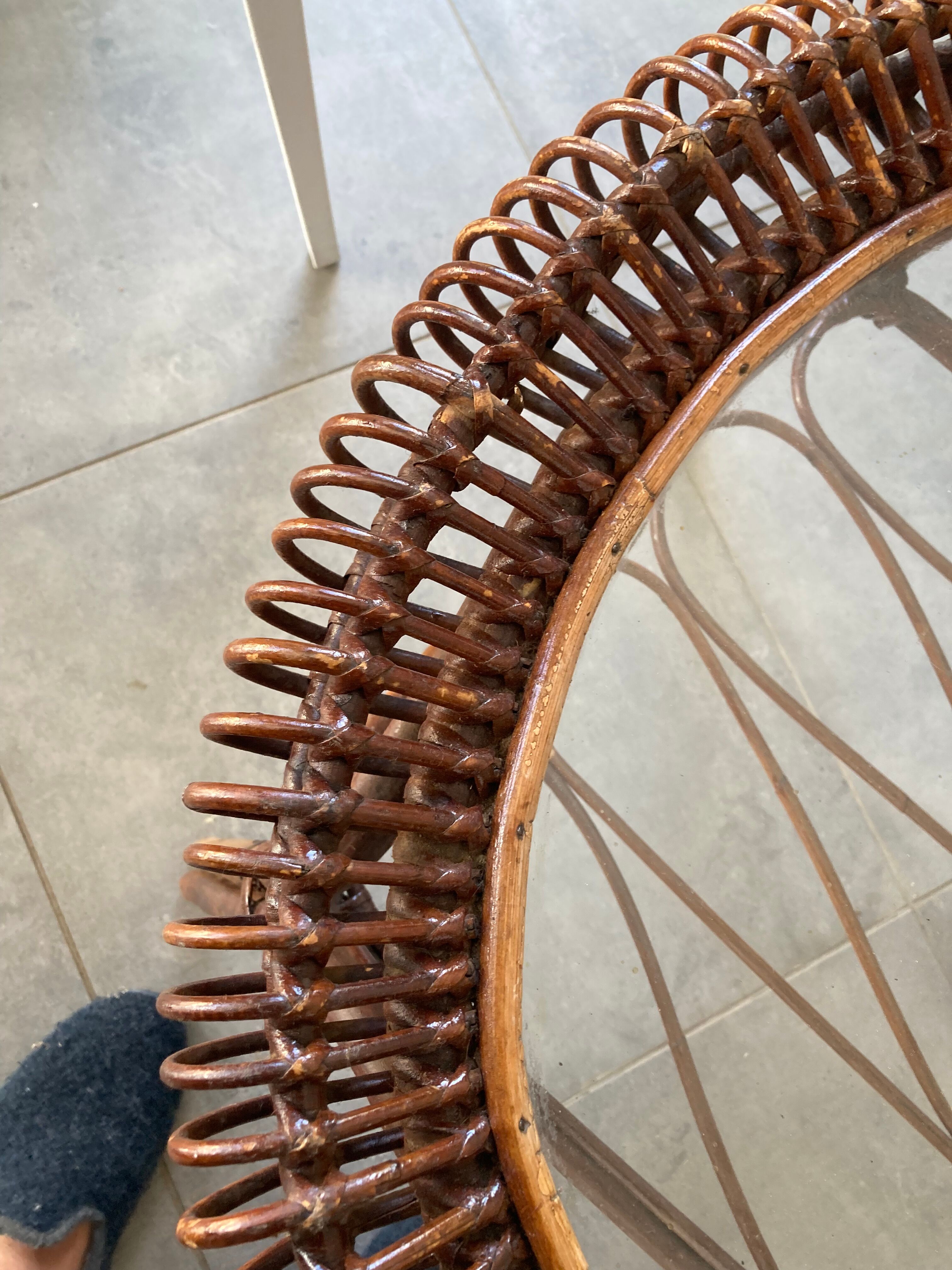 Rattan coffee table and glass in excellent condition