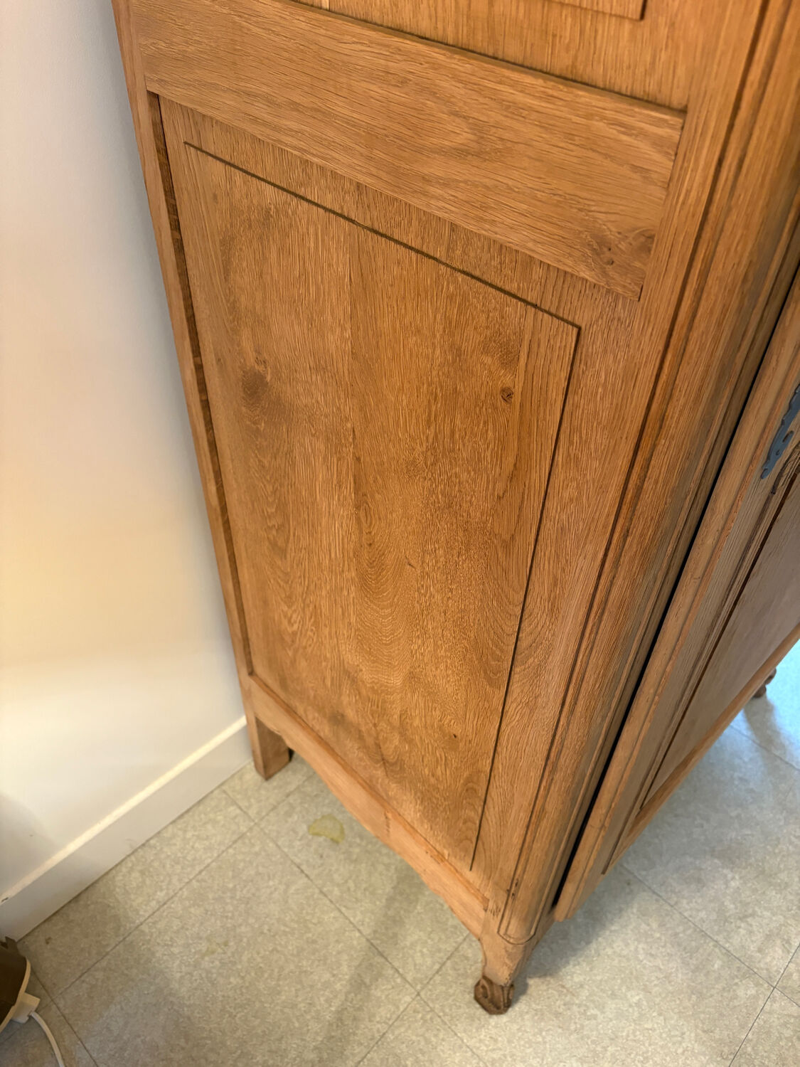 Oak bonnetière sandblasted