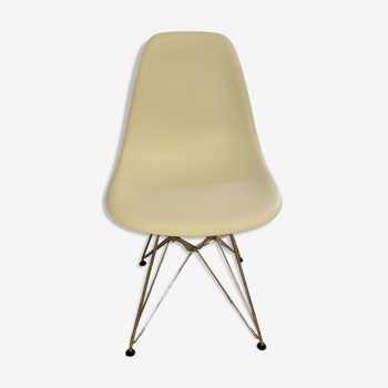 Eames chair