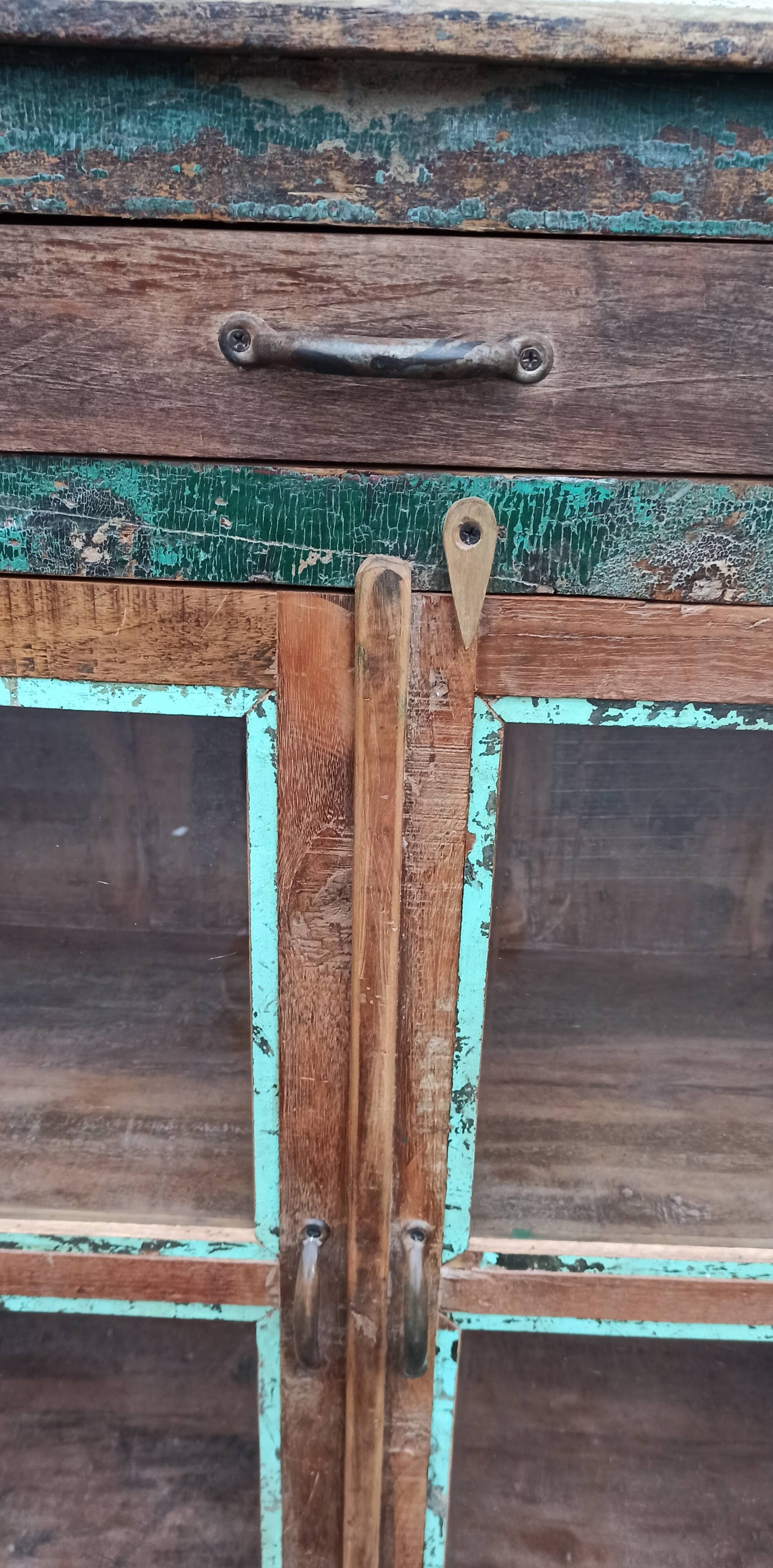 Glazed wooden sideboard with 2 doors