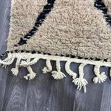 Moroccan wool rug 250cm x 150cm