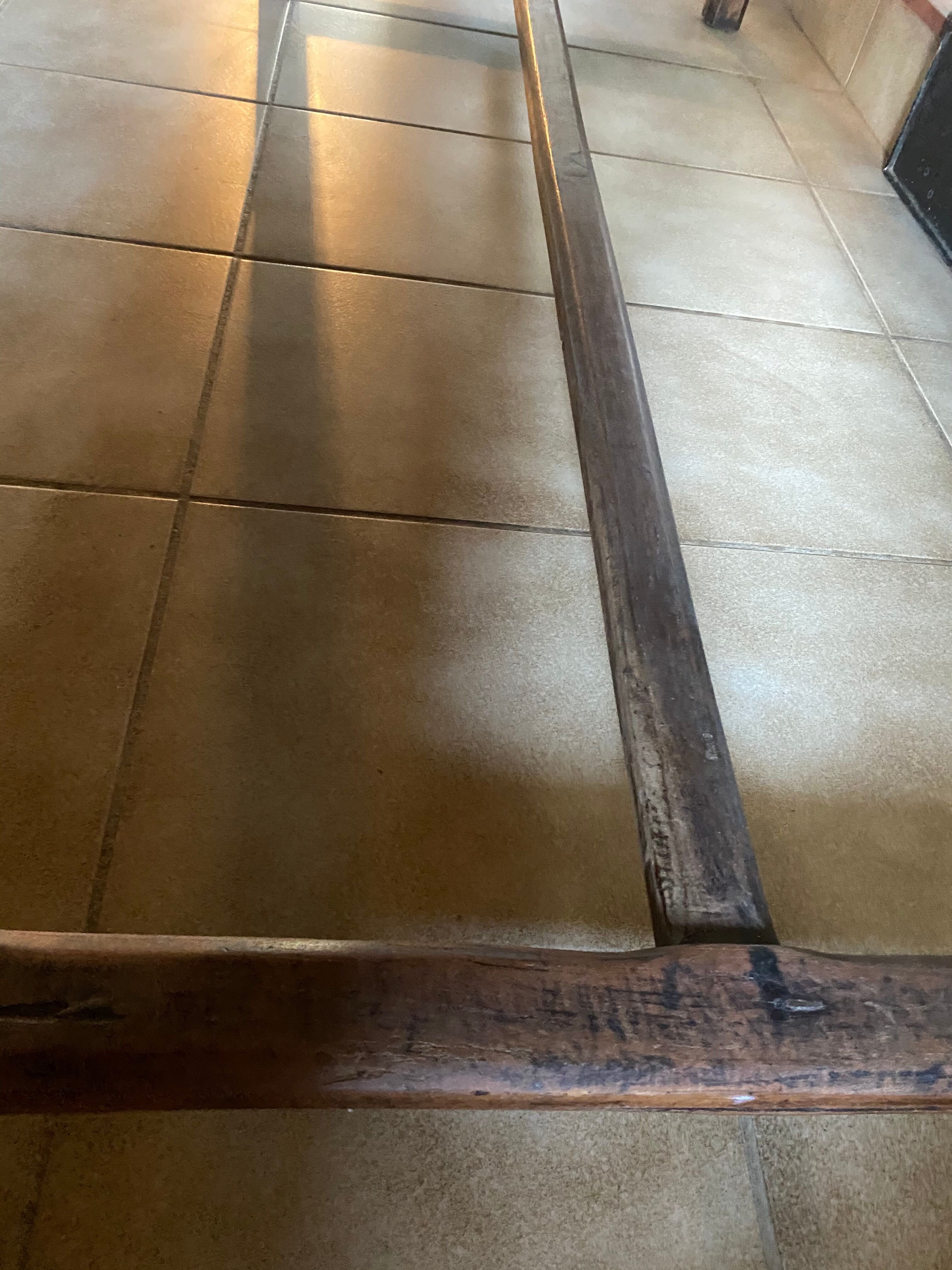 Magnificent farmhouse table in solid wood of the nineteenth century