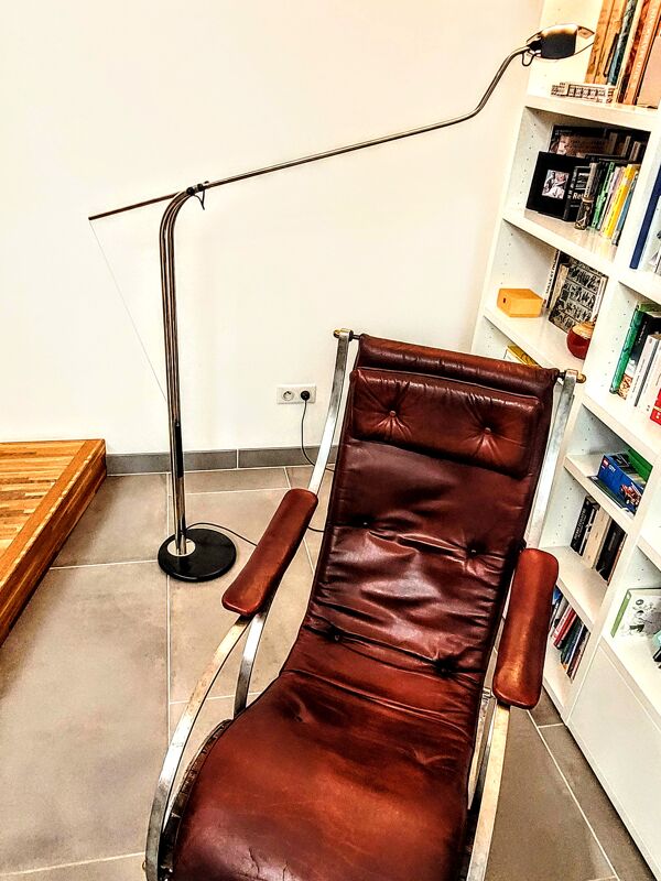 Lampadaire chromé à contre-poids années 70