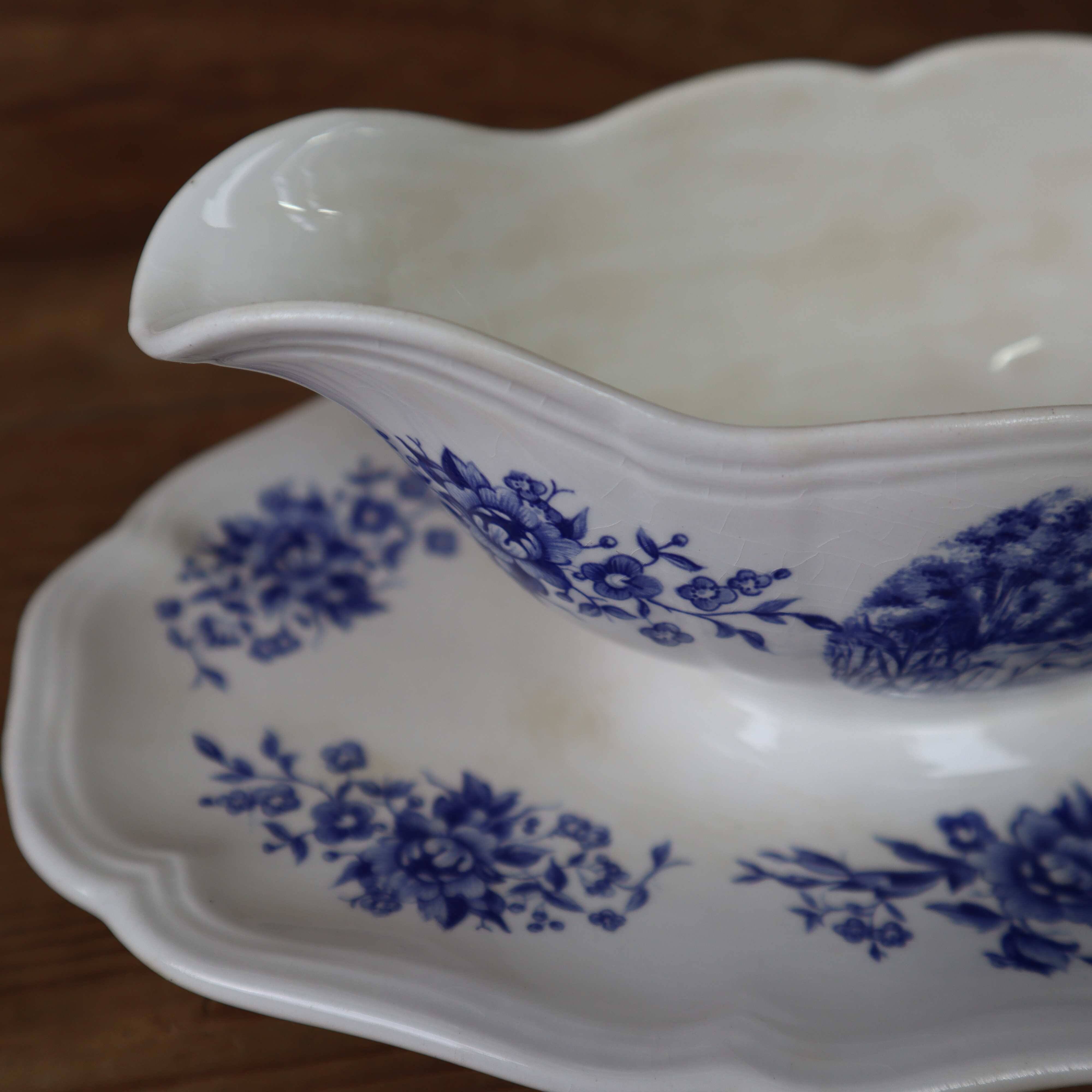 Old Sarreguemines earthenware sauce boat, Romantic model