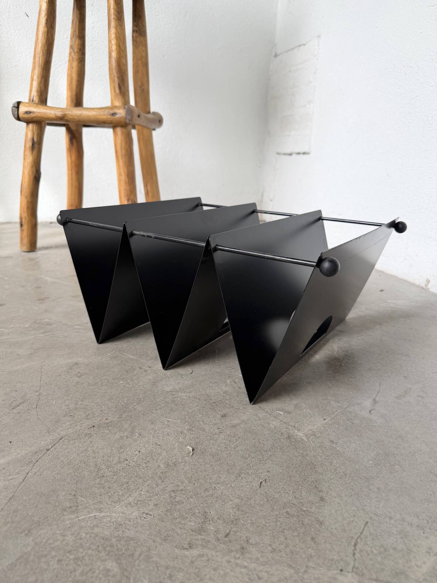 Modular magazine rack Memphis 1980