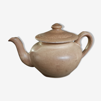 Teapot in sandstone