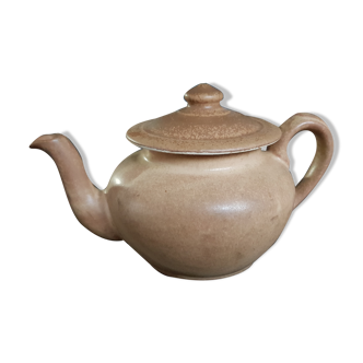 Teapot in sandstone