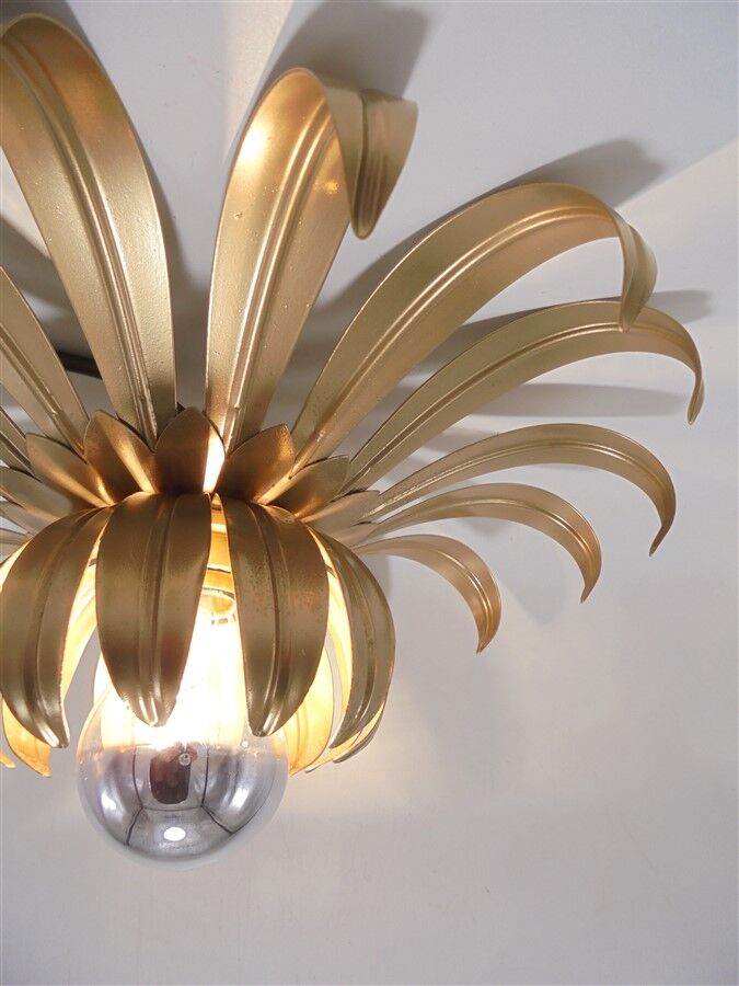 Wall lamp golden flower