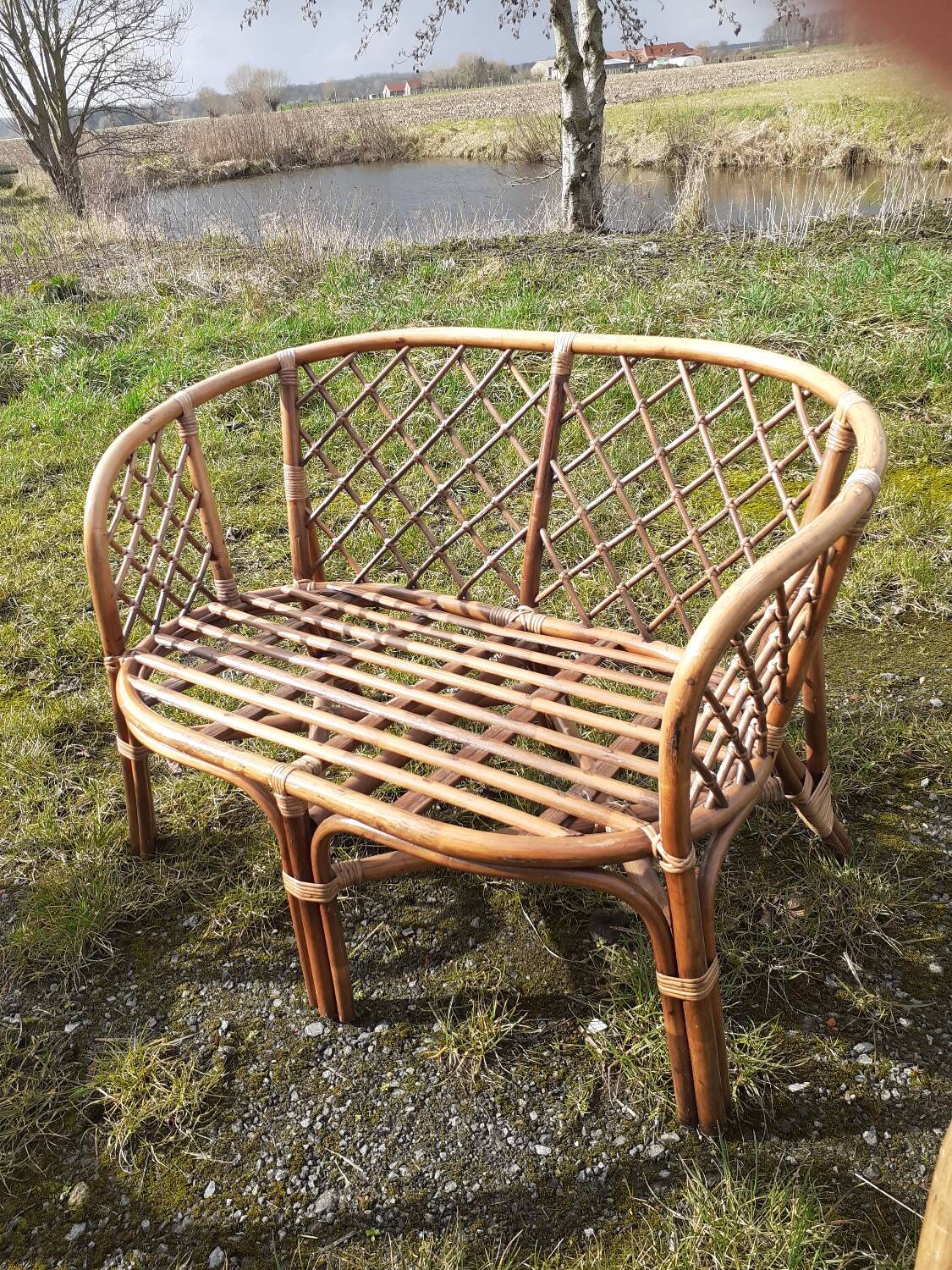 Rattan lounge