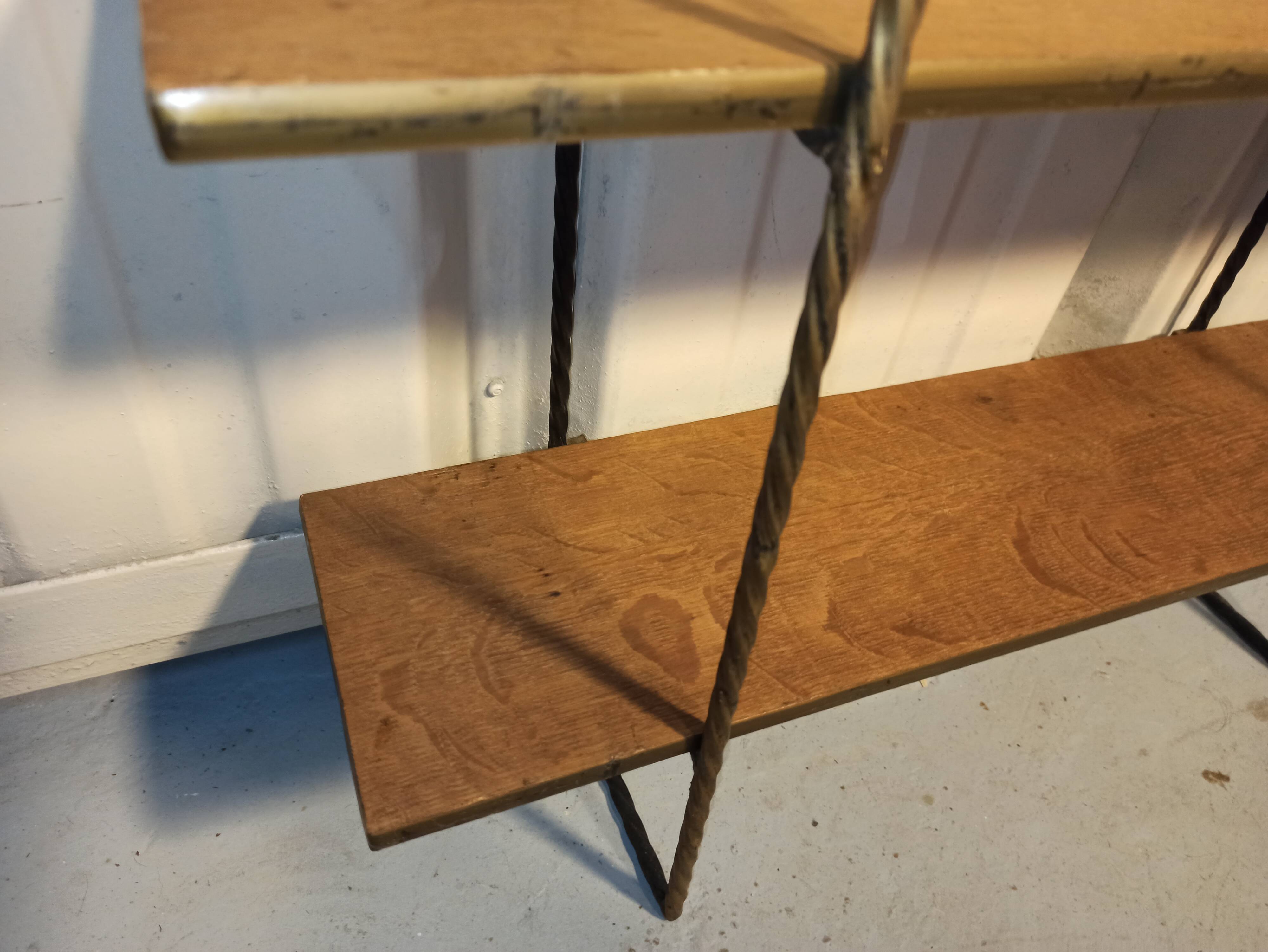 Shelf string iron and wood 3 trays
