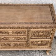 Commode vintage basse Padouk Massif sculpté 1950