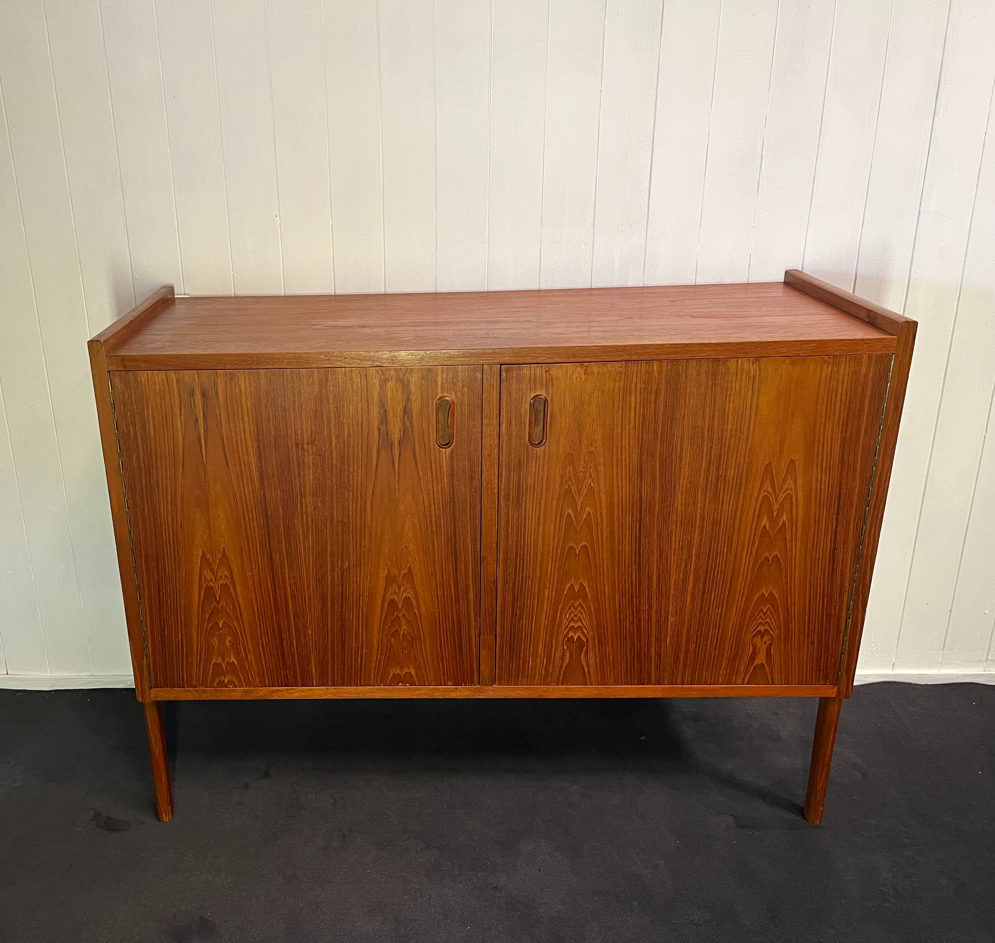 Danish enfilade with two doors