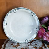 Hollow round faience dish Saint Amand