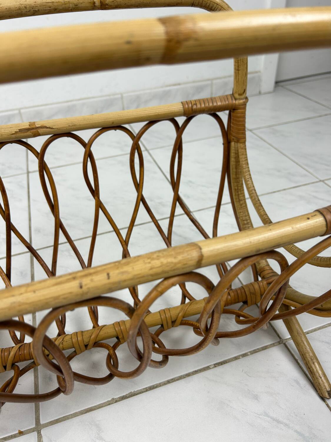 Porte-revues vintage en bambou