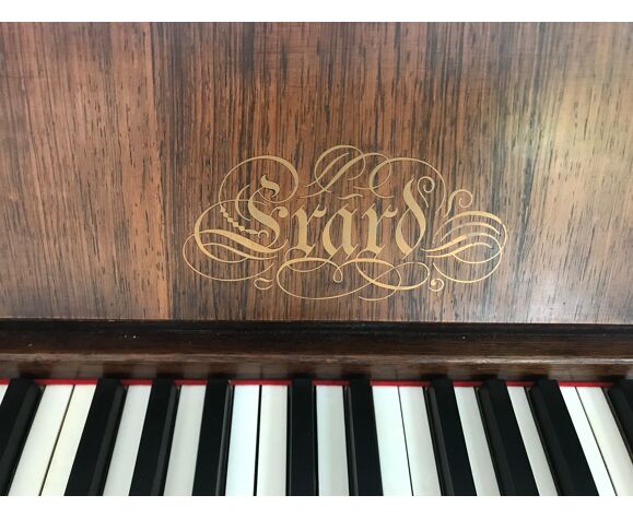 Erard straight piano | Selency