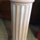Colonne en plâtre