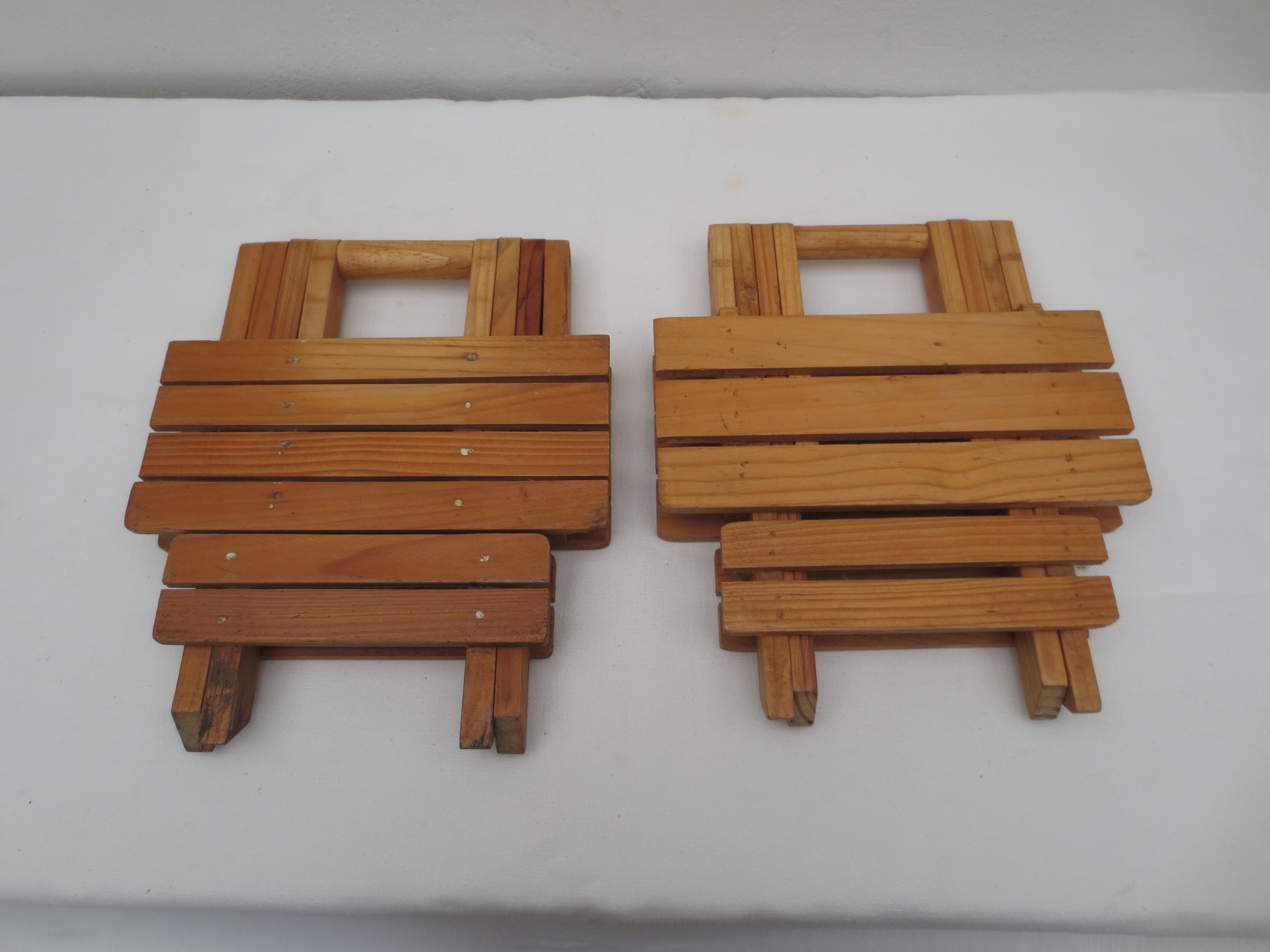 Set of 2 folding stools for children, wooden