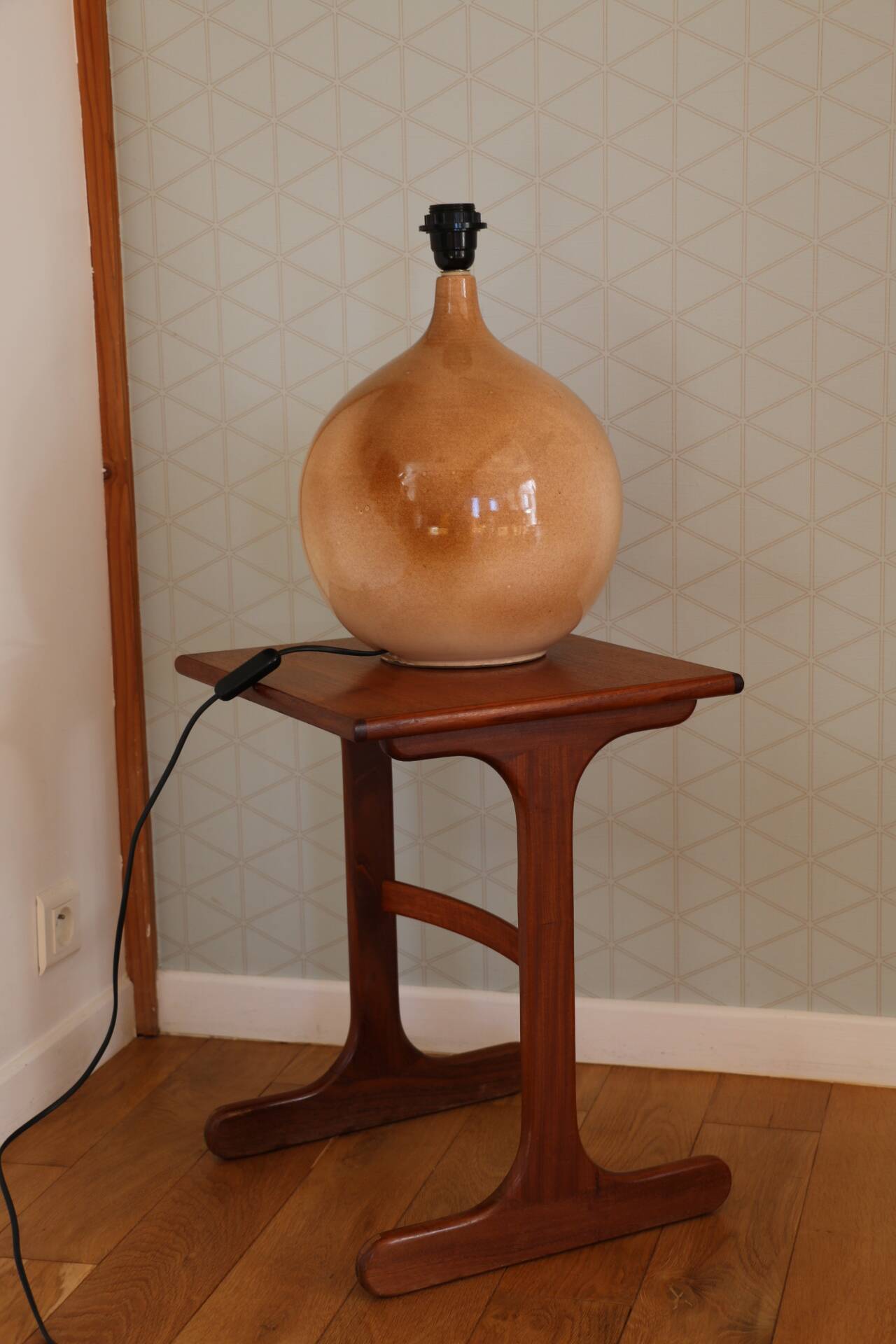 Beige ceramic lamp base 330mm