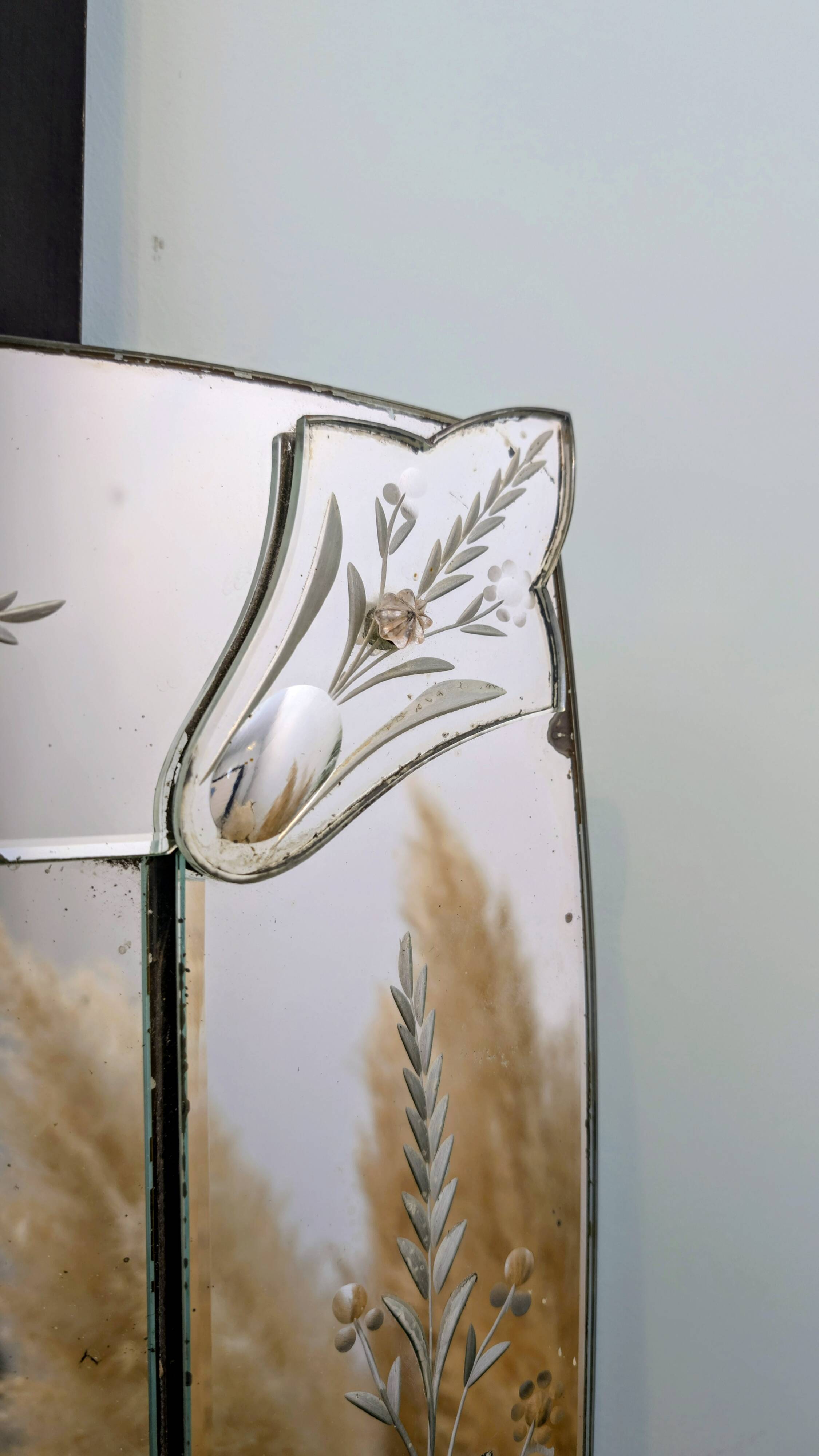 Large antique Venetian mirror – Murano flowers and engravings – 123 x 75 cm