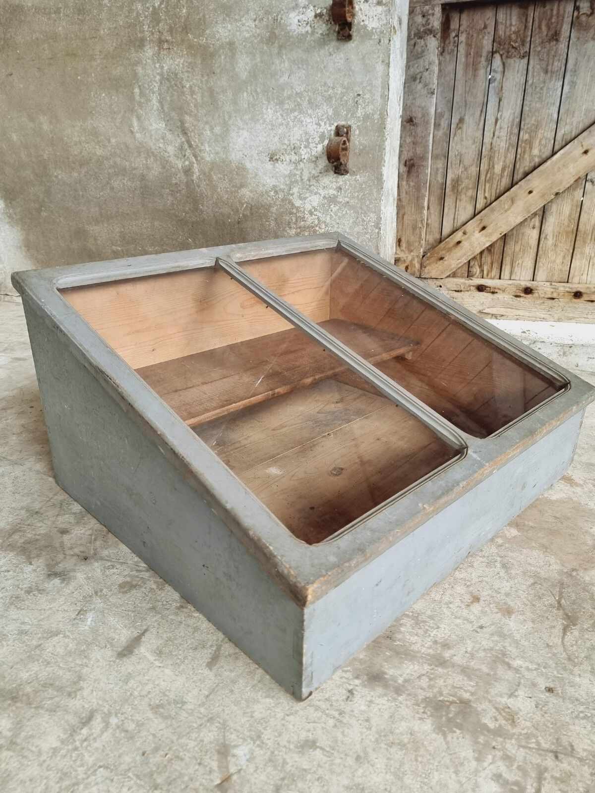Old table display case counter plant greenhouse 62 x 72 cm