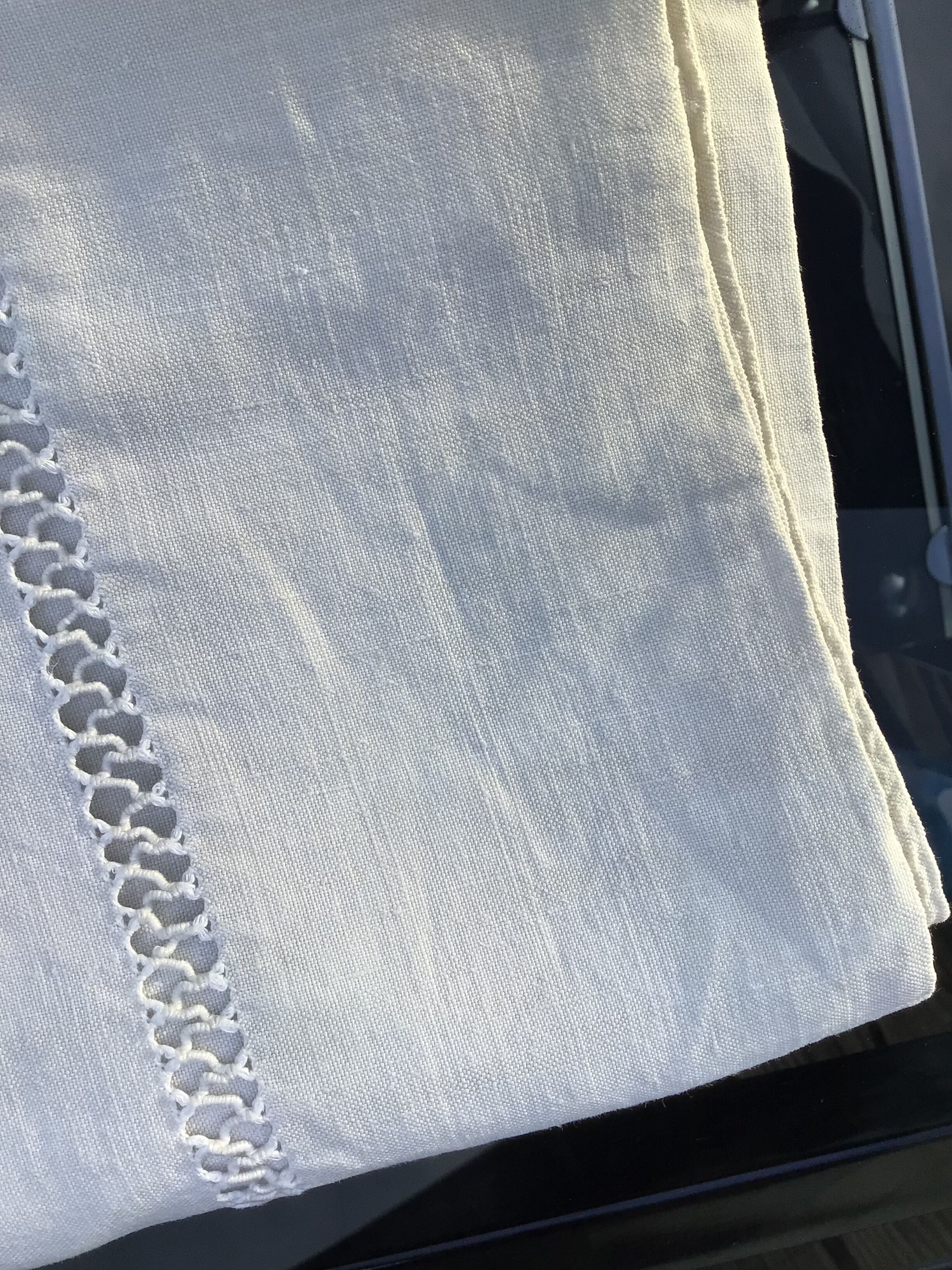 Cloth 2 places embroidered linen RS in a twisted day round