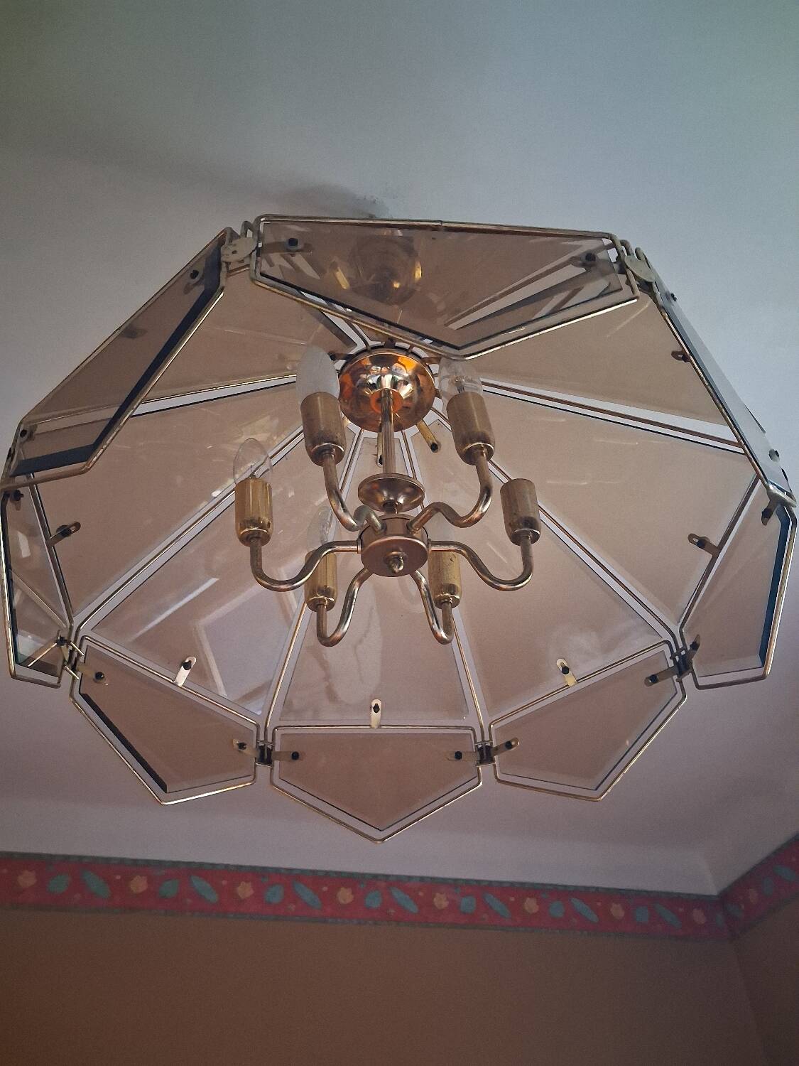 Grand vintage chandelier
