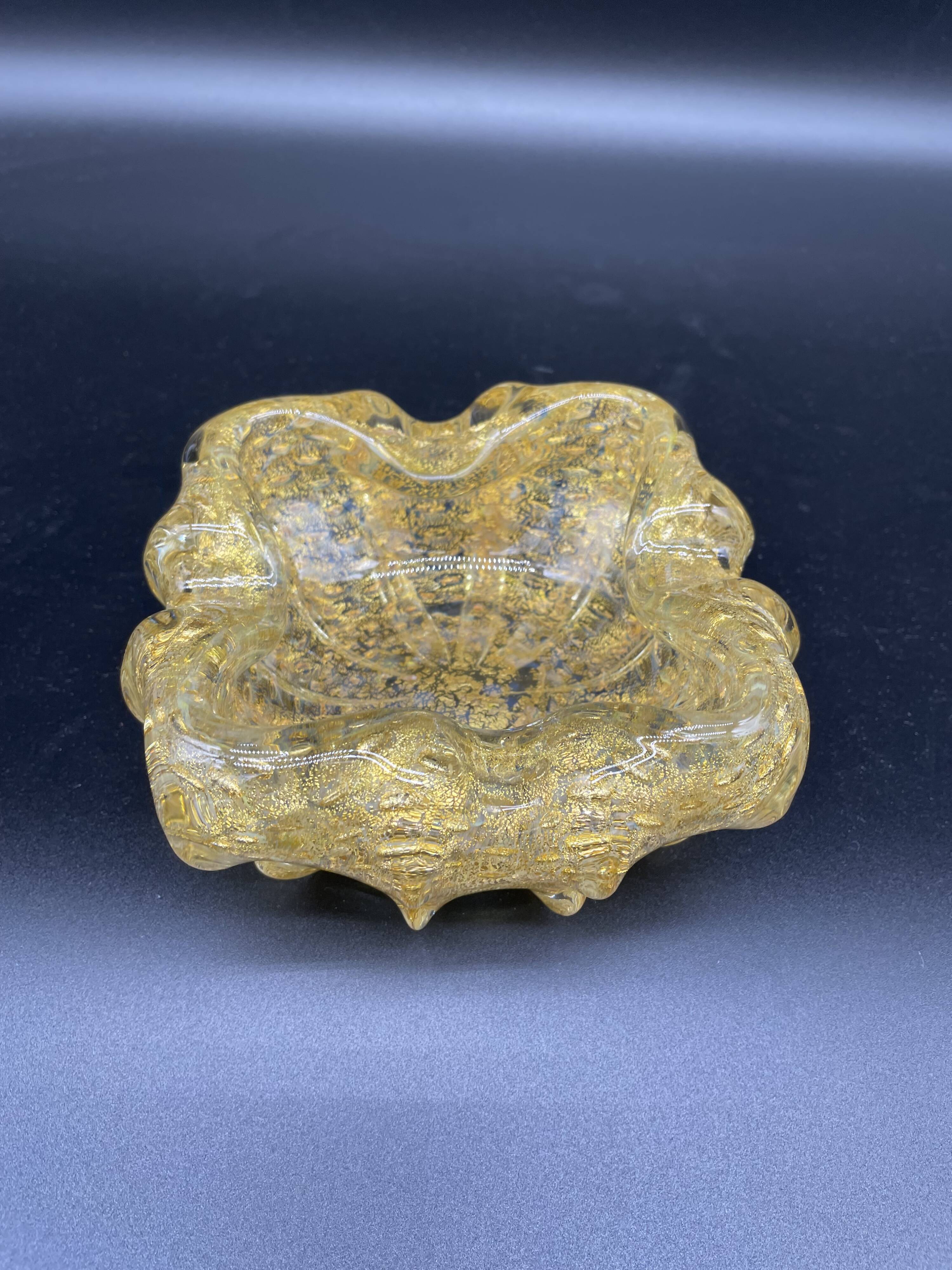Empty pocket, Murano, Archimedes Seguso, yellow, gold, bubbled, stylized flower-forming, blown glass, Italy