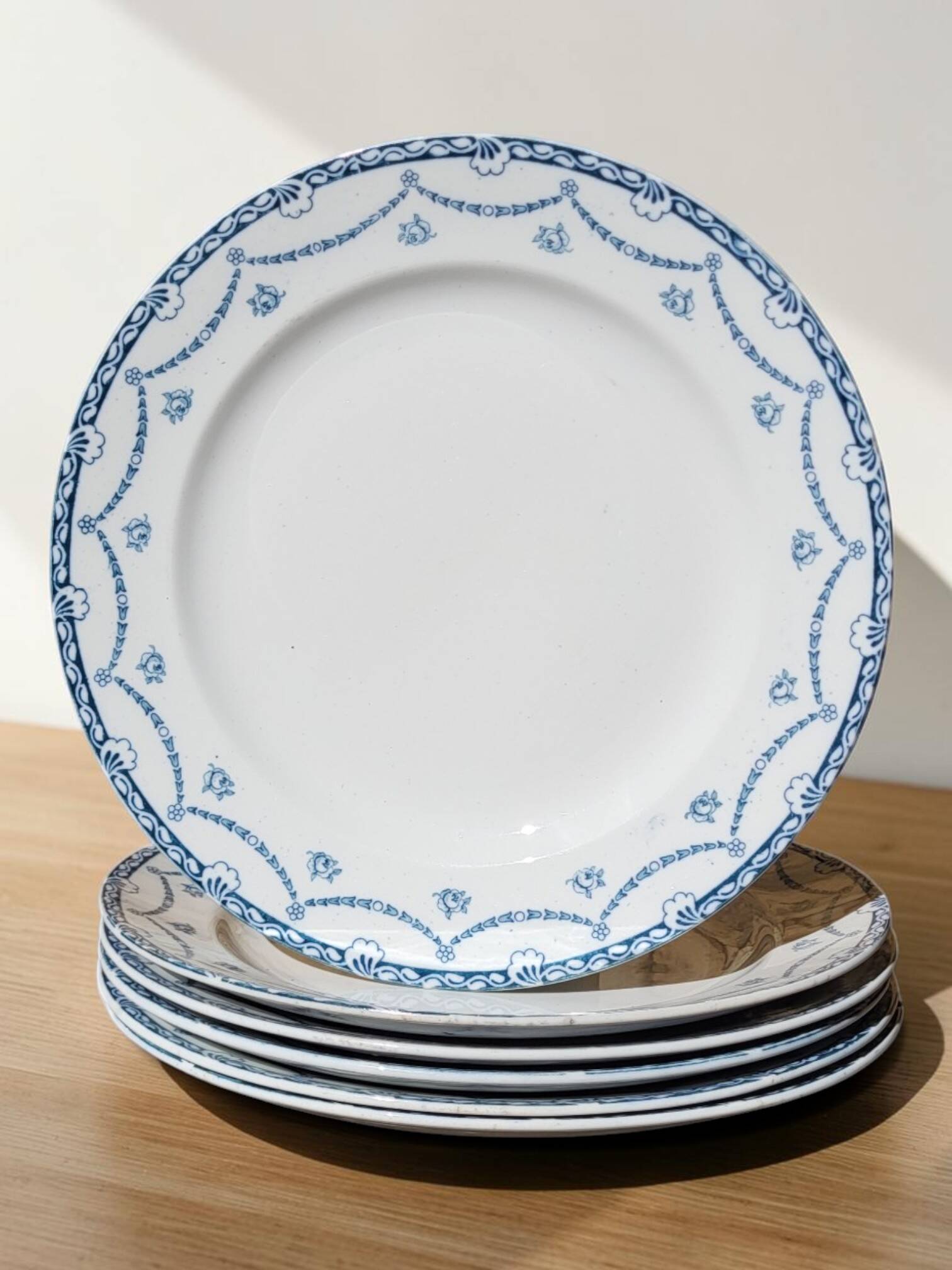 6 plates in English earthenware "Cheltenham" — F. Winkle & Co