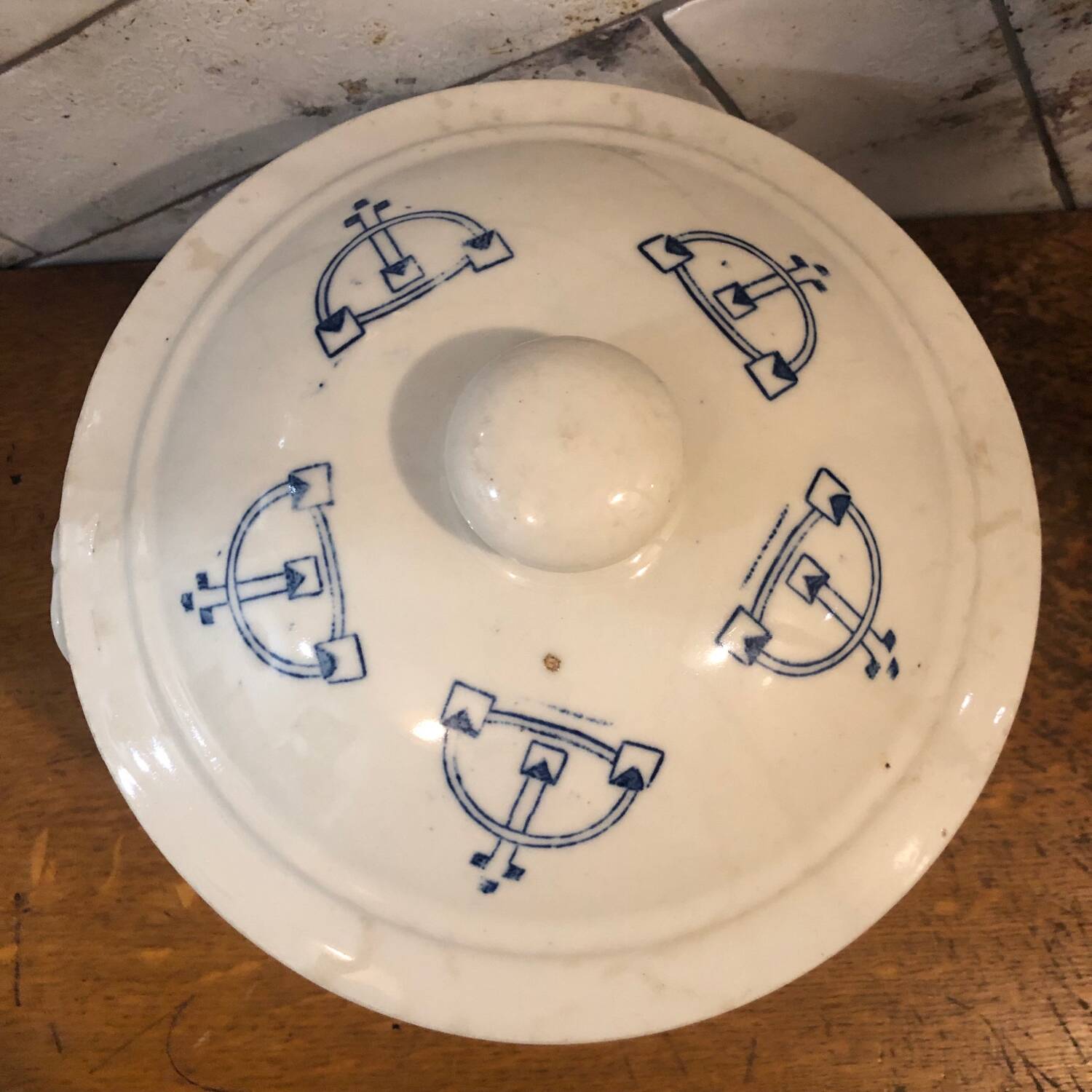 Art deco tureen