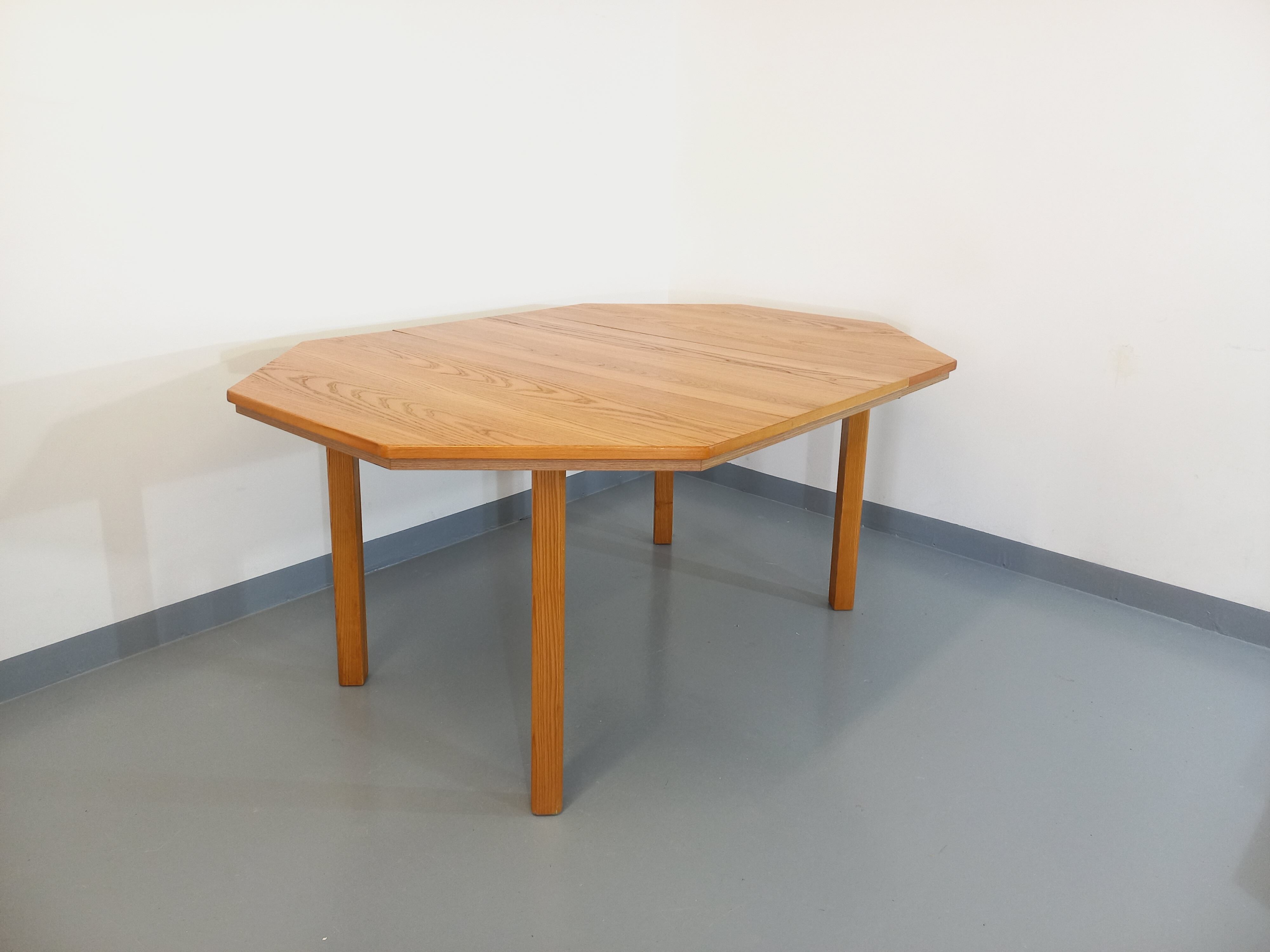 Table octogonale vintage des années 80 en orme avec rallonge