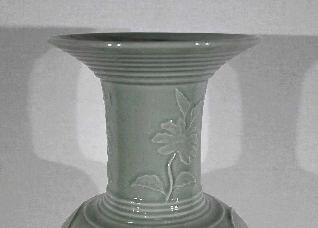 Celadon vase from China – 1900