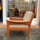 Danish armchair of the 60s in wood and wool of the brand Dyrlund