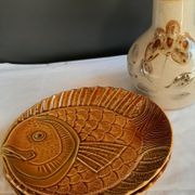 Set of 2 slipware plates