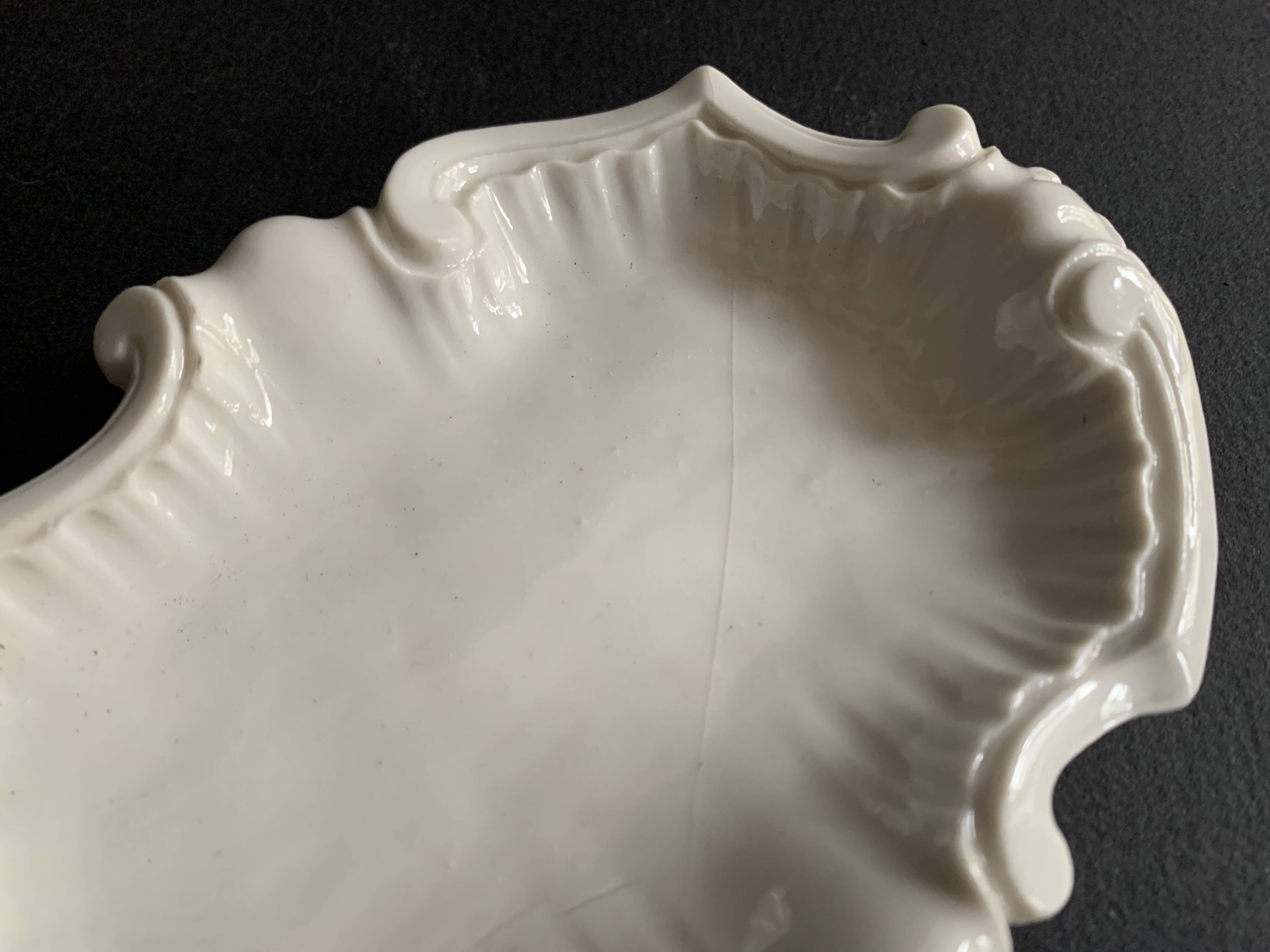 Meissen porcelain shell-shaped bowls, early 19th century, Germany