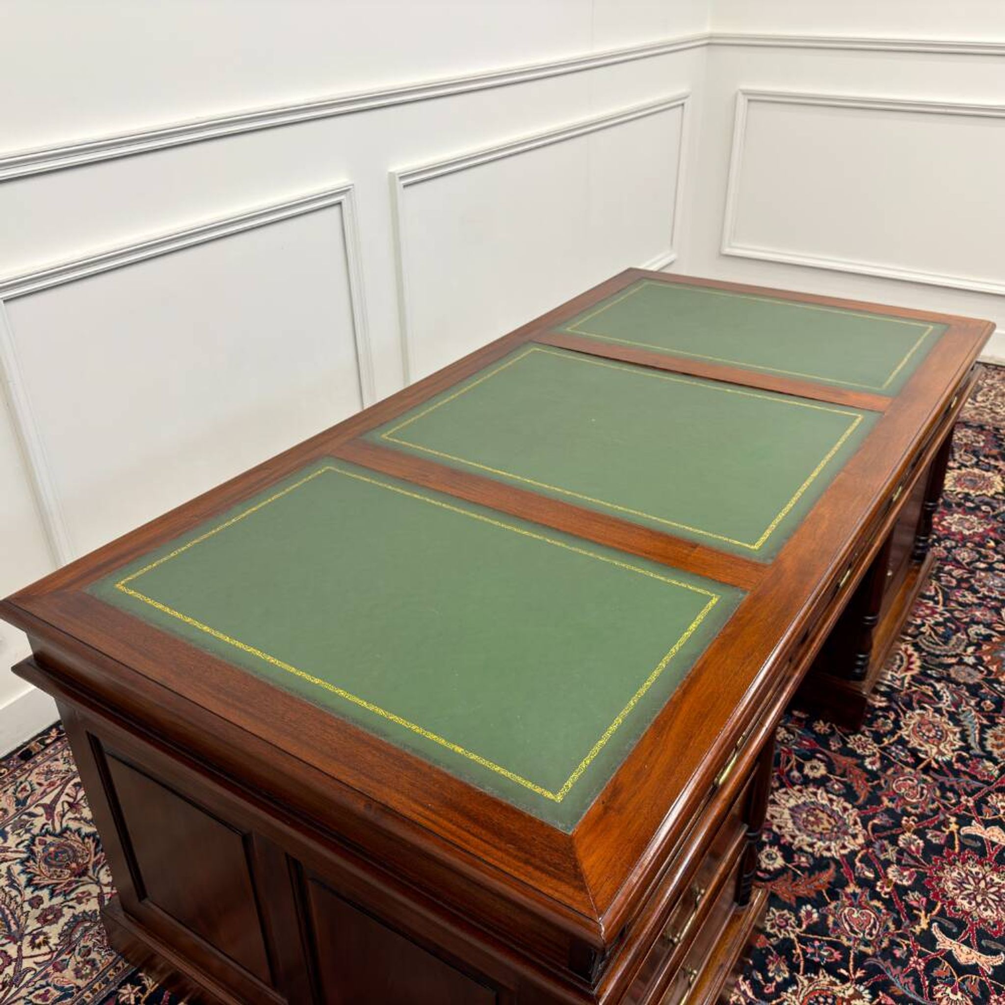 Grand bureau anglais classique