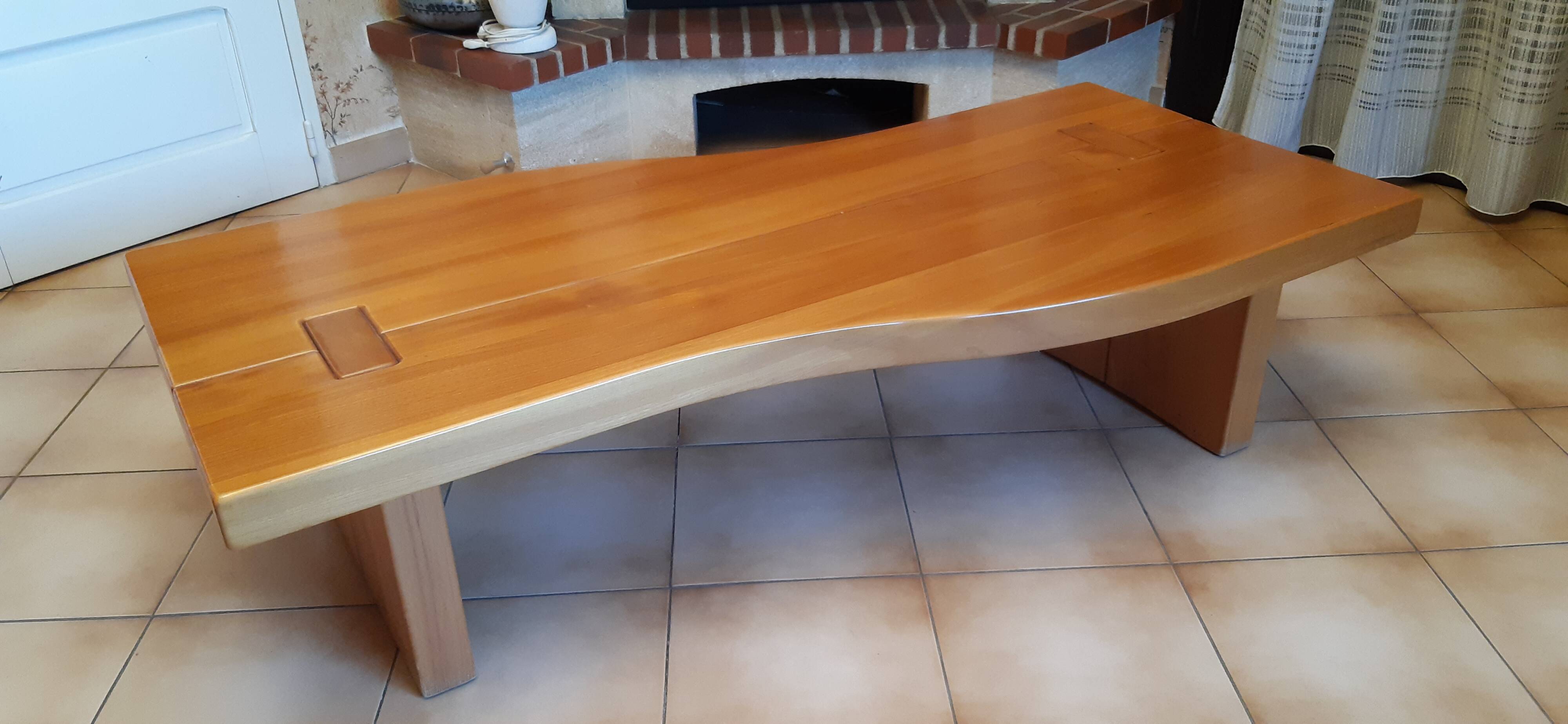 Table basse brutaliste en orme massif - Maison Regain (140 x 80)